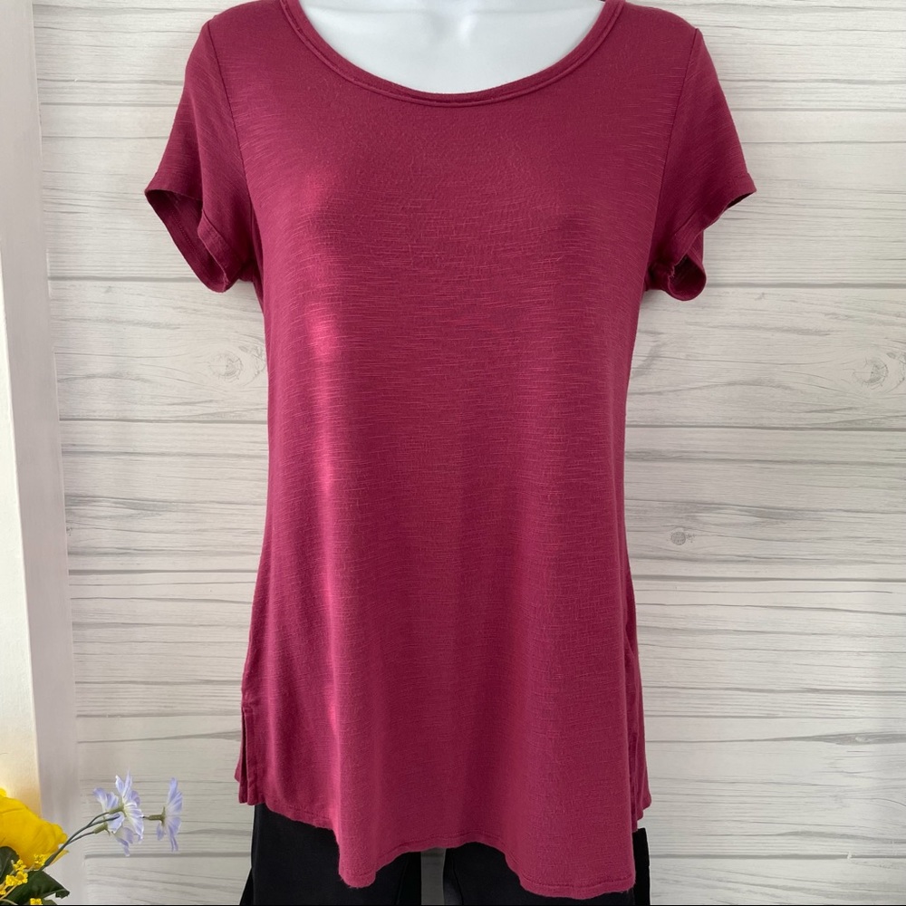 Very nice Fuchsia flowing blouse.